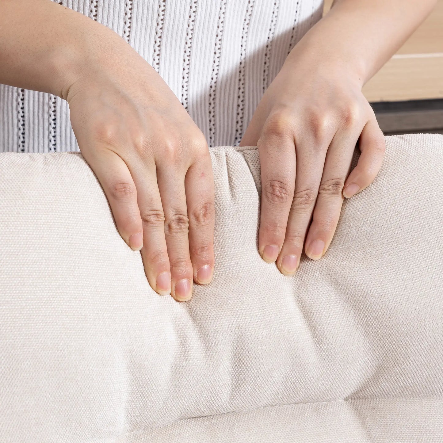 🪑 Juego de 2 Taburetes Altos de Cocina Giratorios con Altura Ajustable – Tapizados en Tela Beige con Respaldo y Reposapiés
