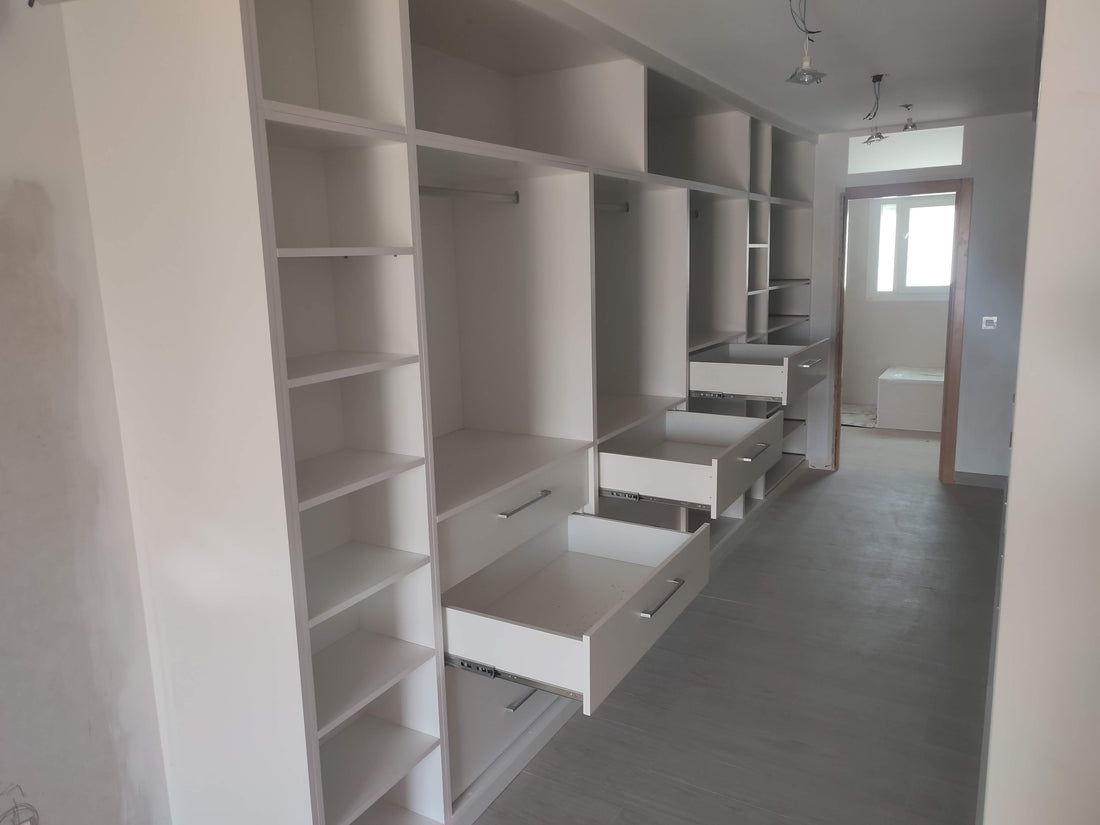 🏡 Vestidor a medida de 10 metros lineales en Guadix (Granada): un proyecto muy especial para JAM MUEBLES
