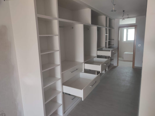 🏡 Vestidor a medida de 10 metros lineales en Guadix (Granada): un proyecto muy especial para JAM MUEBLES