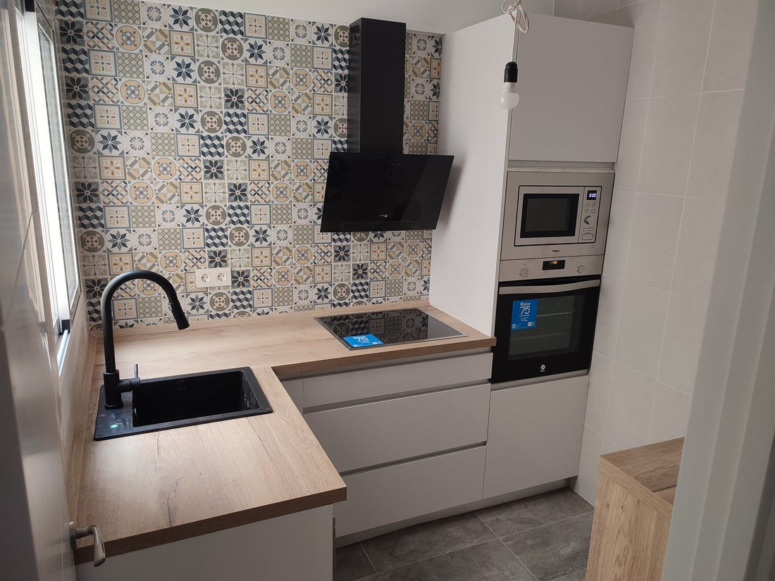 🍳 Cocina a medida en Almería capital: máximo aprovechamiento en un espacio reducido