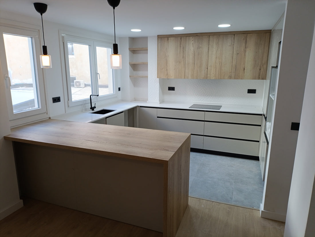 🍳 Cocina a medida en Almería en cachemir y Roble Halifax: una combinación que marca tendencia