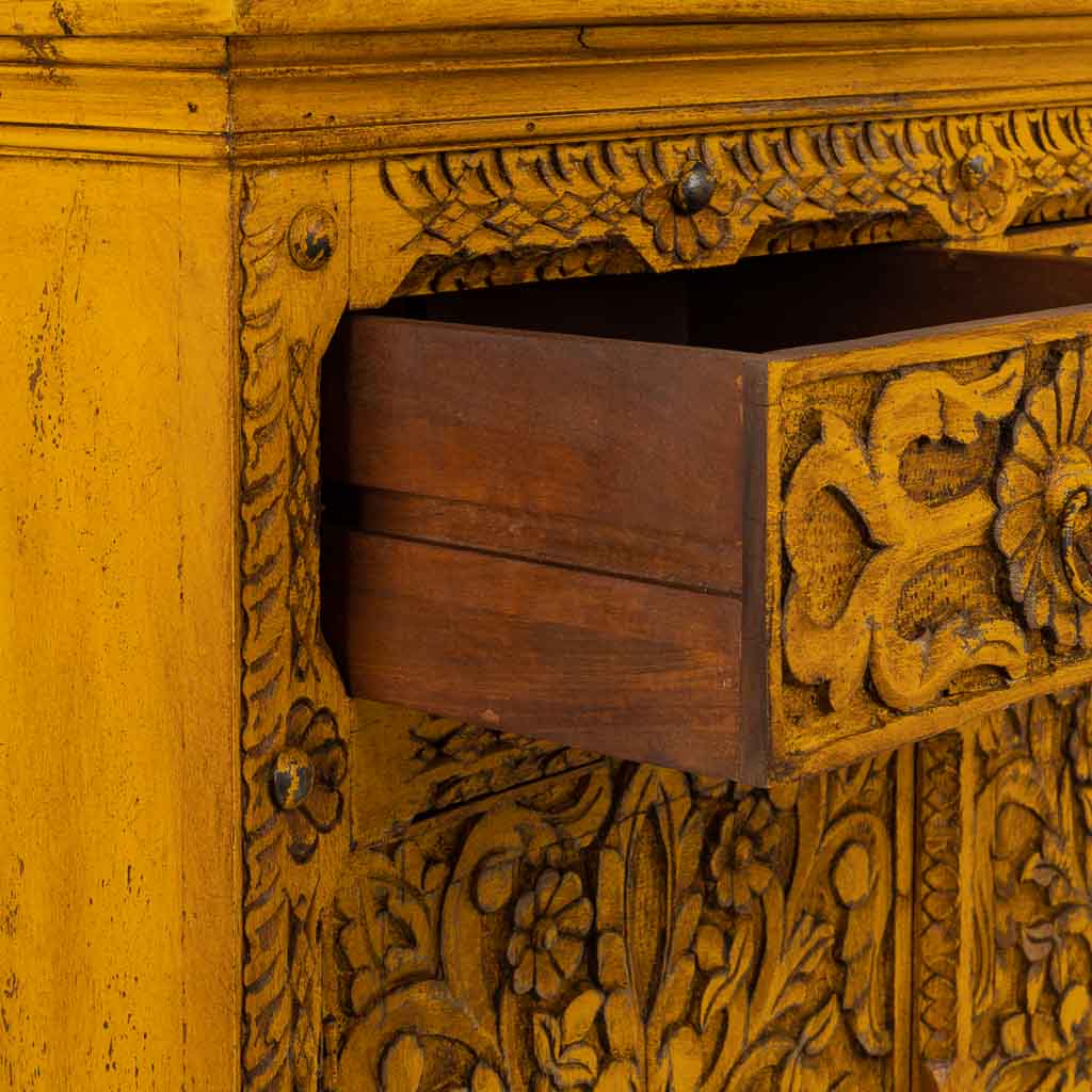 APARADOR DALIAN YELLOW ARTESANAL 3 CAJONES Y 2 PUERTAS image 3