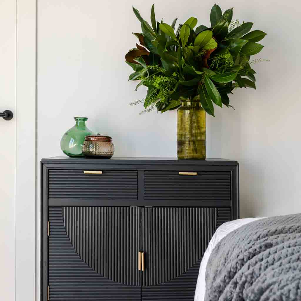 🏠 Recibidor Colección NIA 2 Puertas y 2 Cajones – Gris Antracita con Tiradores Dorados