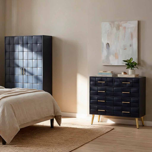 🖤 CÓMODA DE MADERA NEGRA “SKY” – DISEÑO ACOLCHADO Y DETALLES DORADOS