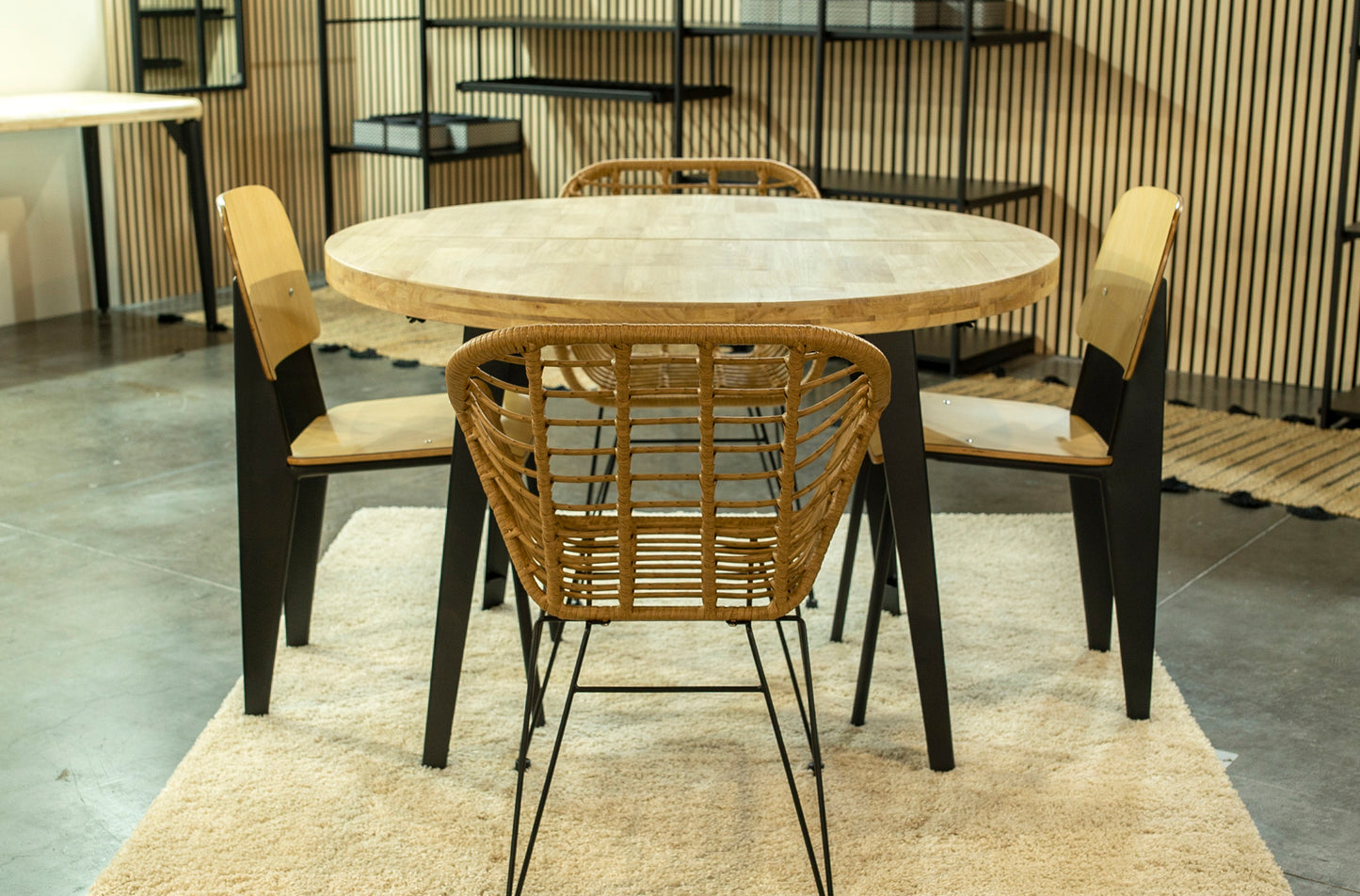 MESA DE COMEDOR REDONDA EXTENSIBLE BERG 120 image 11