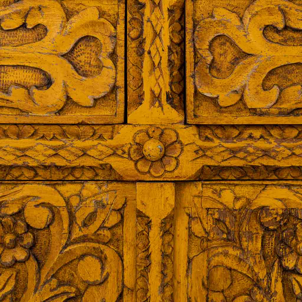 APARADOR DALIAN YELLOW ARTESANAL 3 CAJONES Y 2 PUERTAS image 4