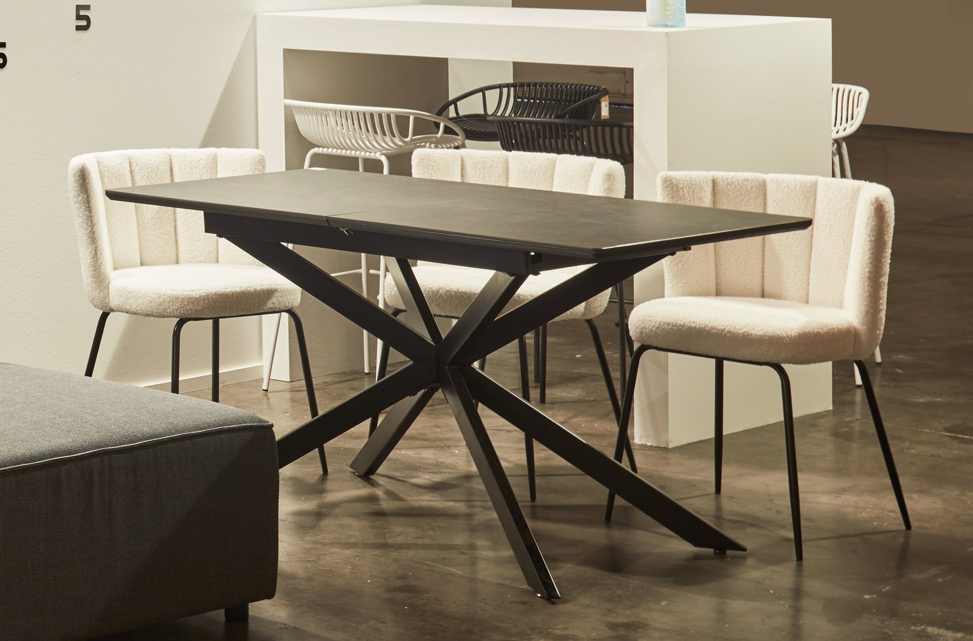 MESA DE COMEDOR EXTENSIBLE VULCANO image 0