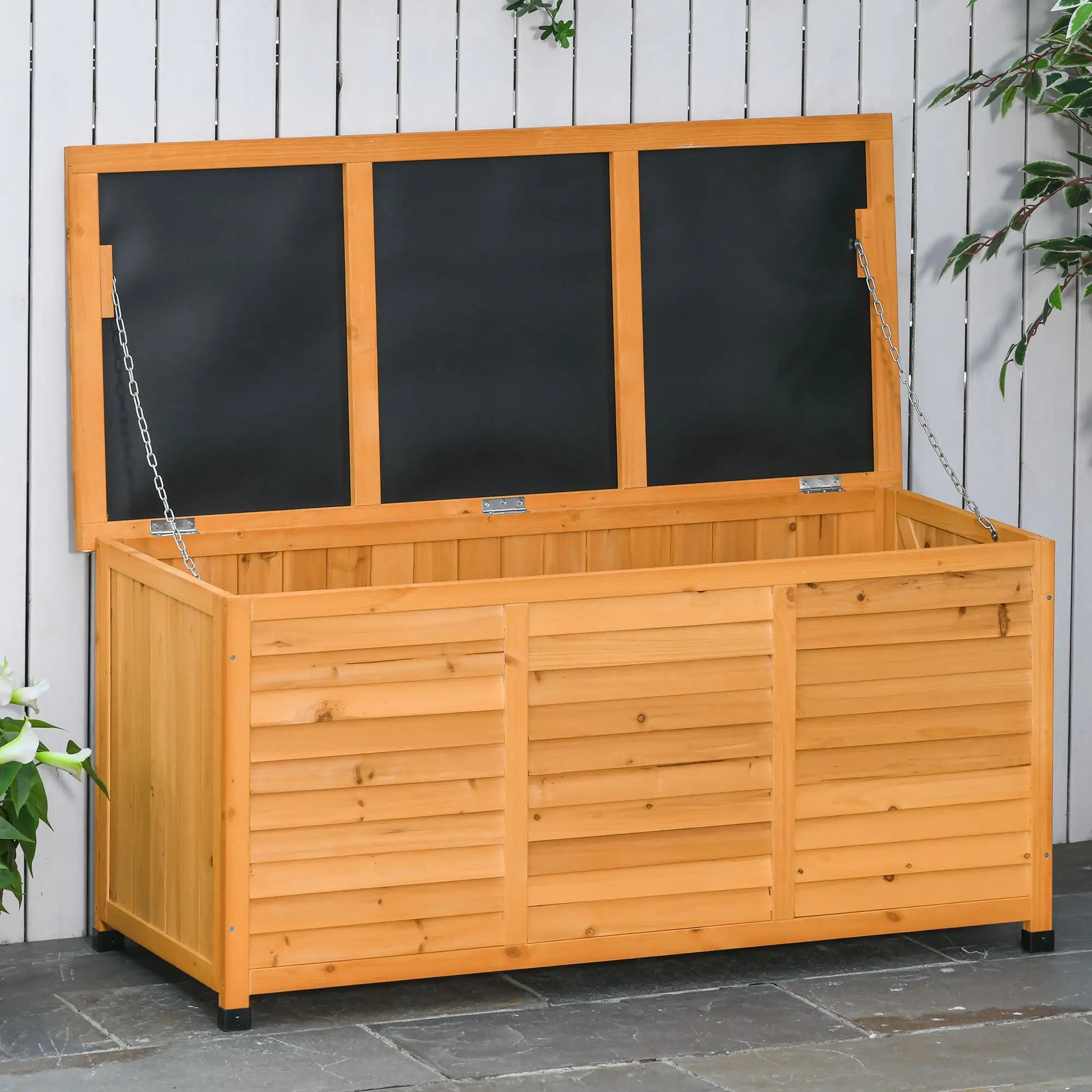 BAÚL DE MADERA EXTERIOR CON TAPA ABRIBLE Y DISEÑO PERSIANA image 0