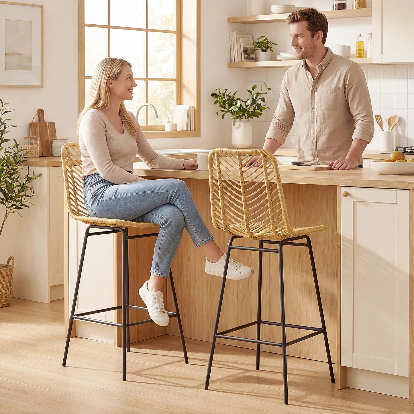 🪑 Juego de 2 Taburetes Altos de Cocina con Asiento de Ratán Sintético – Estilo Boho con Patas de Acero Negro