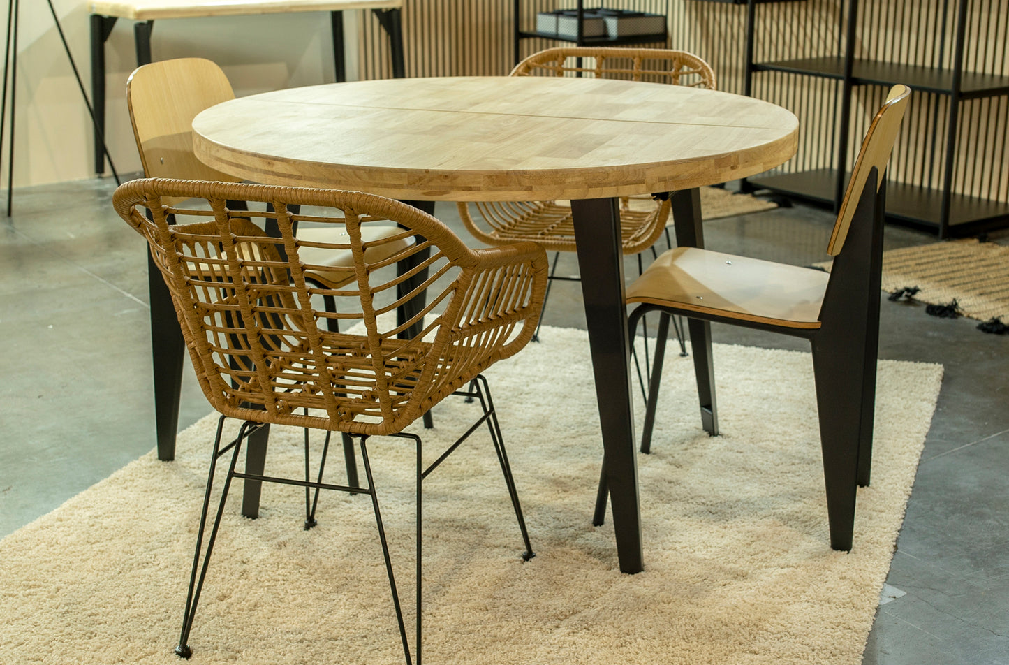 MESA DE COMEDOR REDONDA EXTENSIBLE BERG 120 image 9