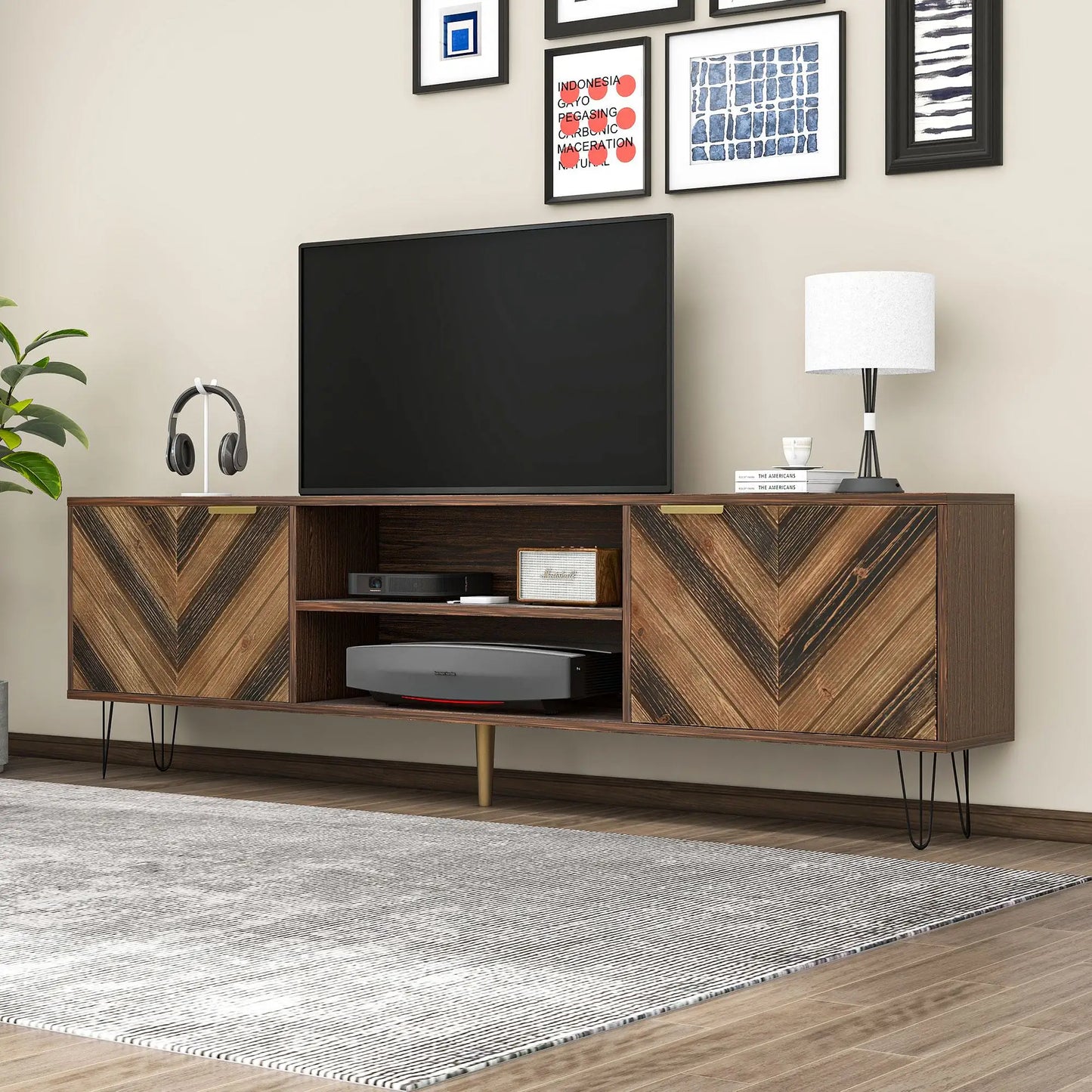 Mueble TV Móvil Natural con Puertas de Madera Maciza y Patas de Hierro image 1