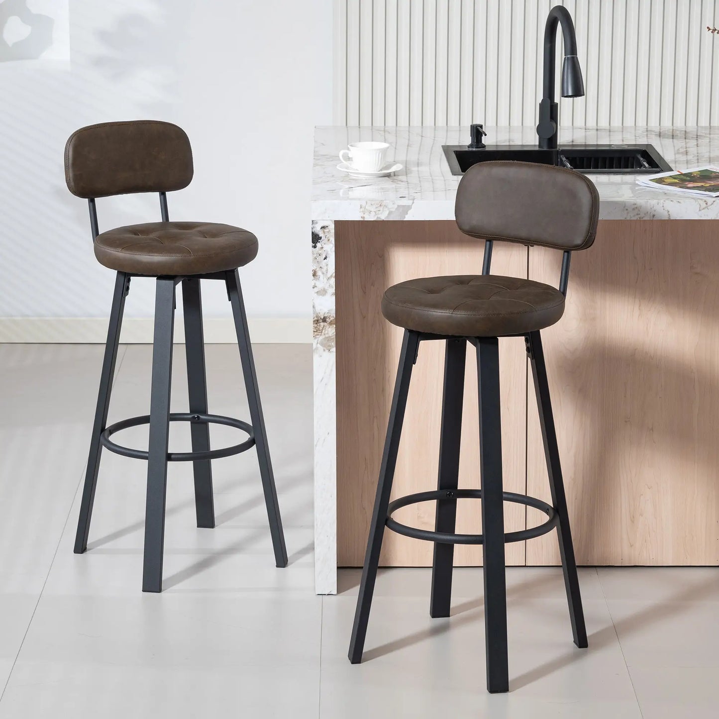 🪑 Juego de 2 Taburetes Altos de Cocina Giratorios Tapizados en PU Marrón Oscuro – Con Respaldo, Reposapiés y Estructura Metálica